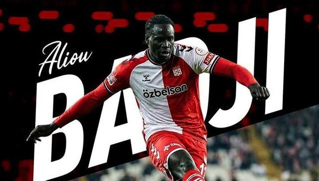 Sivasspor'da Aliou Badji ile Yollar Ayrıldı