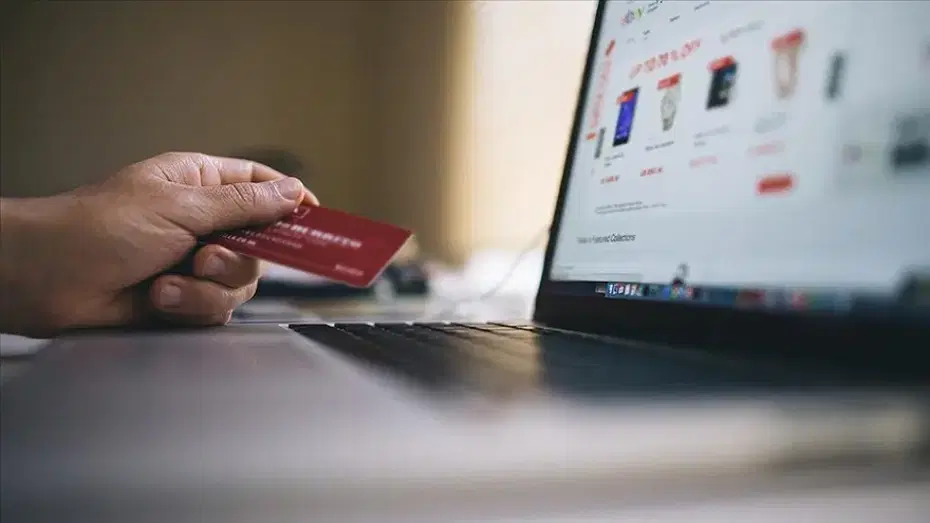 Türkiye'de E-ticarette Sahte Yorumlara Karşı Yeni Düzenleme ve Erişim Engeli