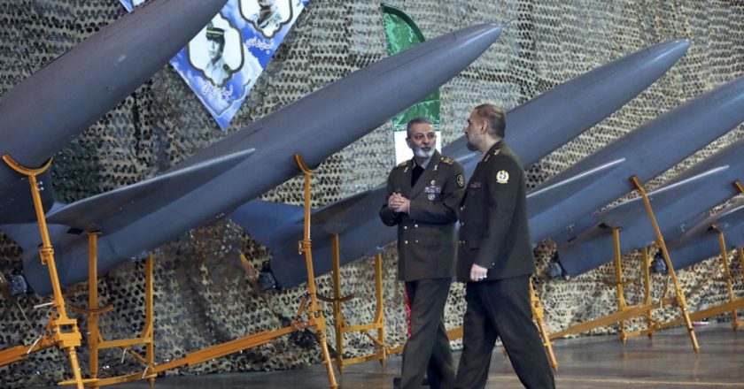 İran İsrail'e insansız hava araçları ve füzelerle hava saldırısı düzenledi