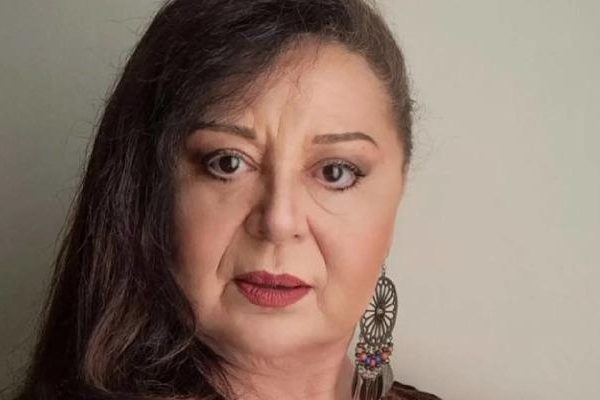 Orkestra şefi ve şarkıcı Armağan Şenol hayatını kaybetti!  Acı haberi kızı Parla Şenol verdi