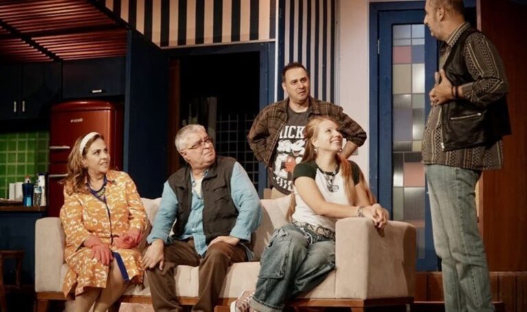 Theatrekare, yönetmenliğini Nedim Saban’ın yaptığı “Annem Hep Diyor” adlı aile gösterisiyle sahnede! – Kültür ve sanata dair son dakika haberleri