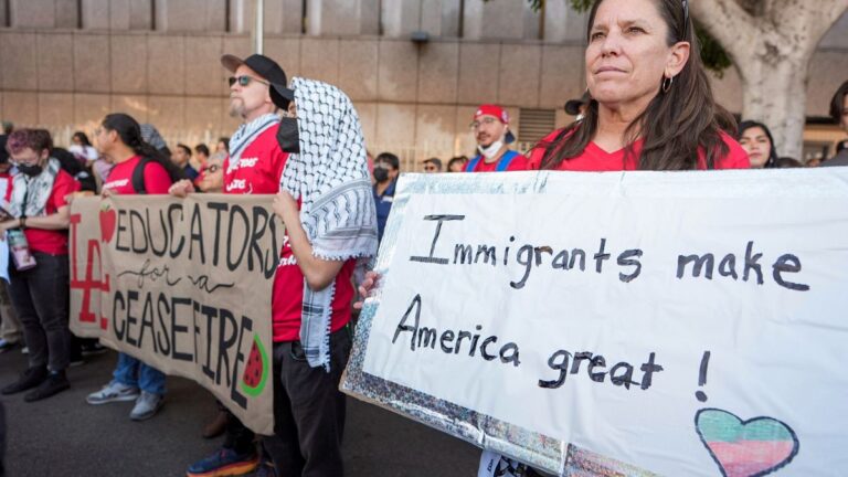Biden, Trump göreve gelmeden gün önce yaklaşık 1 milyon göçmen için koruma önlemleri uygulamaya koydu