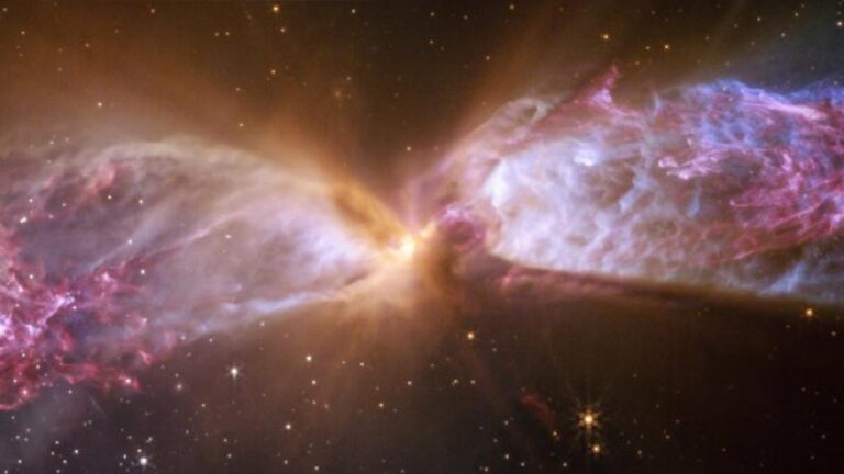 Uzayda Benzersiz Görüntü: Kozmik Clessidra