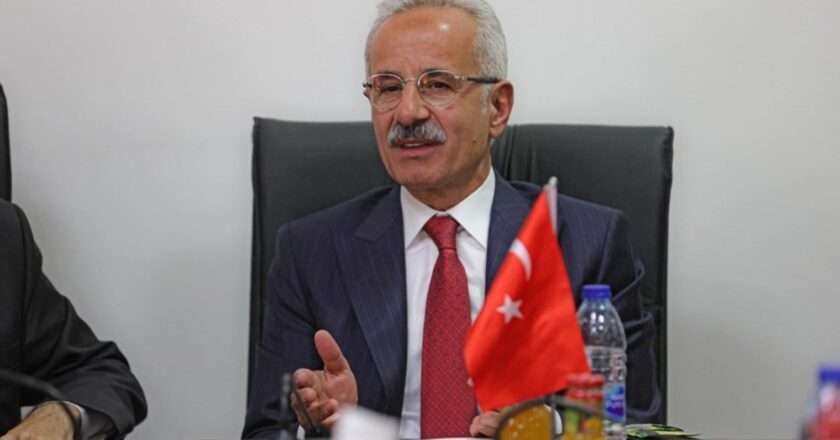 Thekp'den başka bir Keşak! Bakan Uraloğlu duyurdu: İnternetin desteği Suriye'ye sağlanacak – Siyasi Haberleri Kırılacak