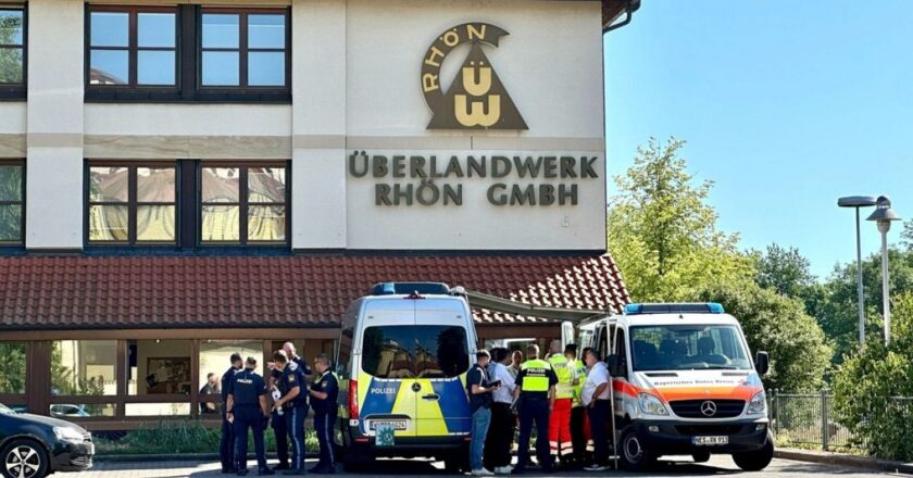 Almanya'daki bir şirkette bıçak saldırısında bir kişi öldü, iki kişi yaralandı