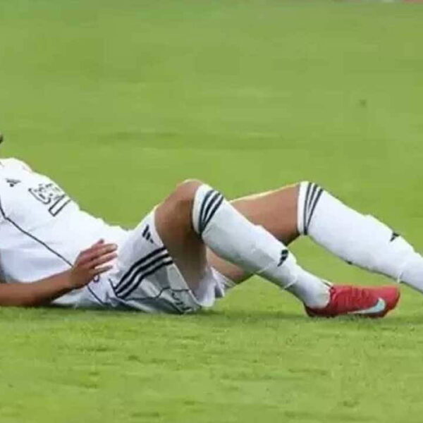 Mustafa Hekimoğlu Şok Beşiktaş! 3 dakika boyunca sahada kalabildi … – Son Dakika Spor Haberleri