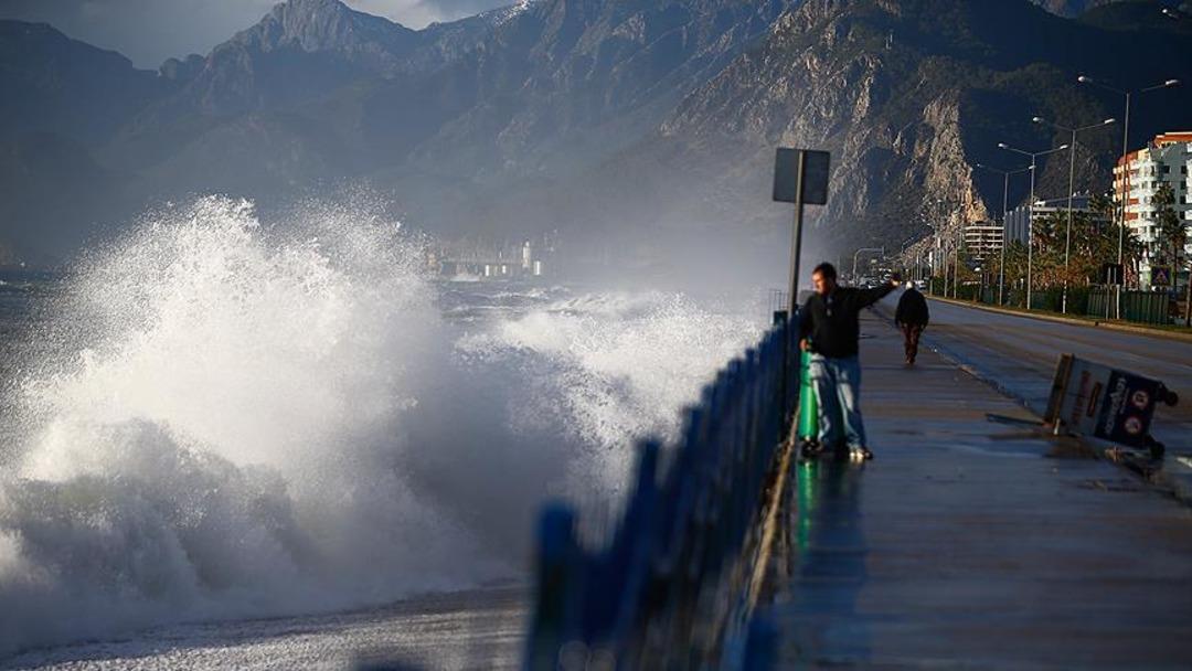Rüzgar çok güçlü esiyor: kapıda fırtına! Meteoroloji 3'ten uyarı