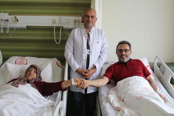 5 gün arayla kalp krizi geçirdiler! Anne-oğul aynı gün yapılan anjiyoyla sağlığına kavuştu