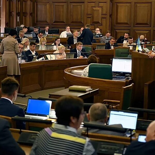 Letonya cumhurbaşkanı İstanbul Sözleşmesi'nden çekilme kararını Meclis'e erteledi