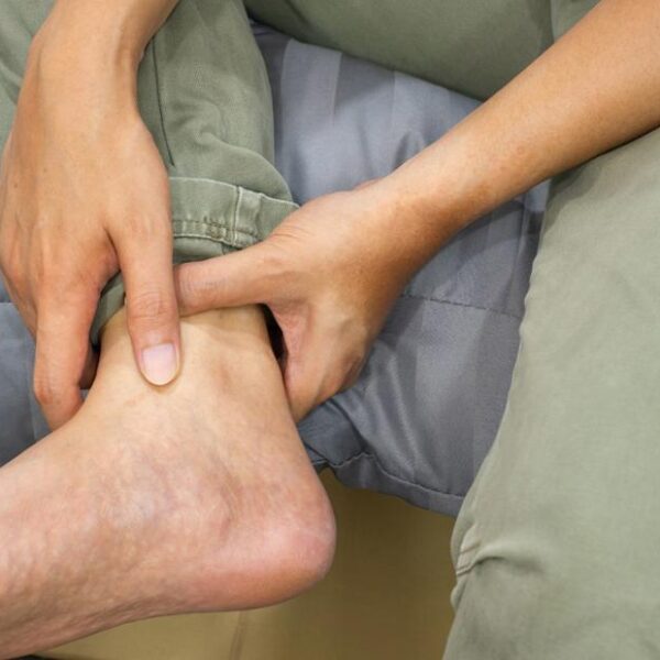 Akciğer kanserinin ipucu: Bacak ve ayaklarda belirti veriyor