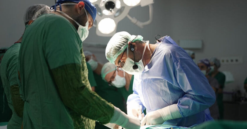 Sürekli ağlayan çocuğun sırrı hastanede gün yüzüne çıktı: Toplu iğne yutmuş!