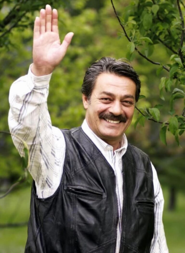 Kadir İnanır’ın cenazesinde Kenan Evren gerilimi! Bir kişi törenden çıkarıldı
